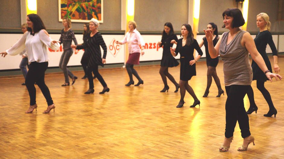 Lady-Style Workshop mit dem Salsa-Sommer-Team.